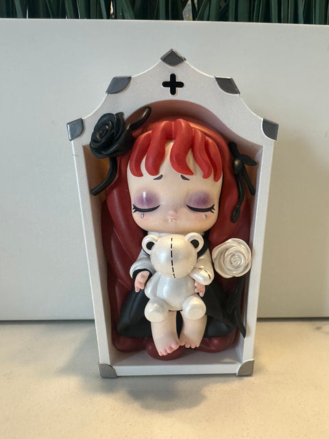 Sunday Claim Sale - Lilith coffin no card