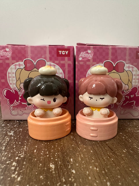 HiToy Honey Cutie Girls In Baskets Miniature Series